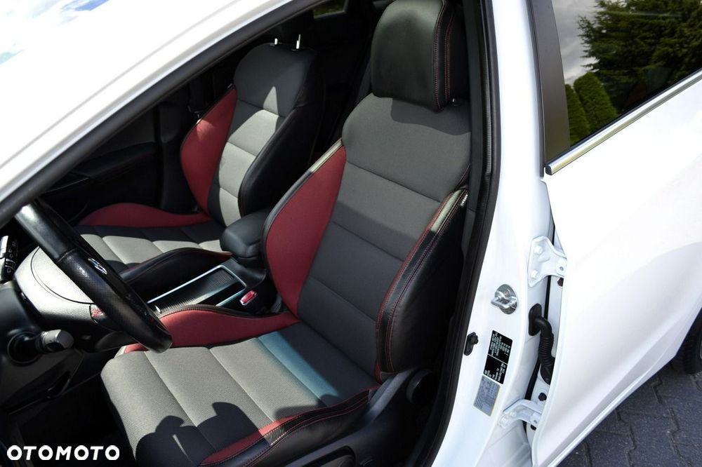 Hyundai i30 1.6 GDI Turbo Luxury - 26