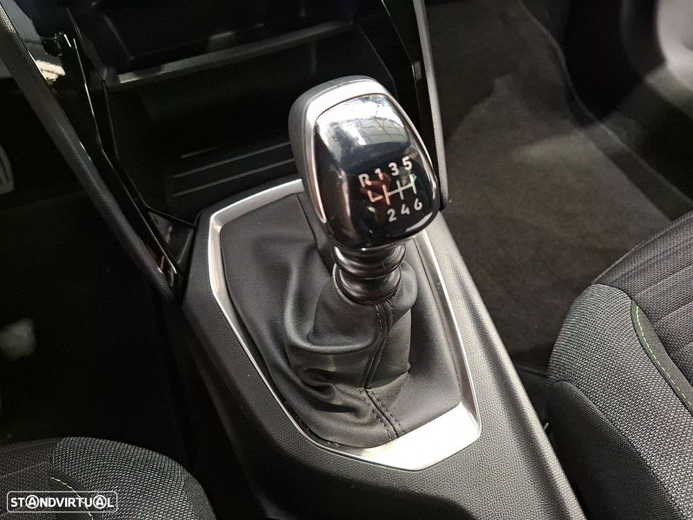 Peugeot 2008 1.2 PureTech Active - 19