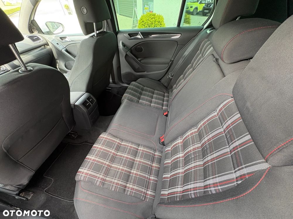 Volkswagen Golf 2.0 GTI DSG - 8