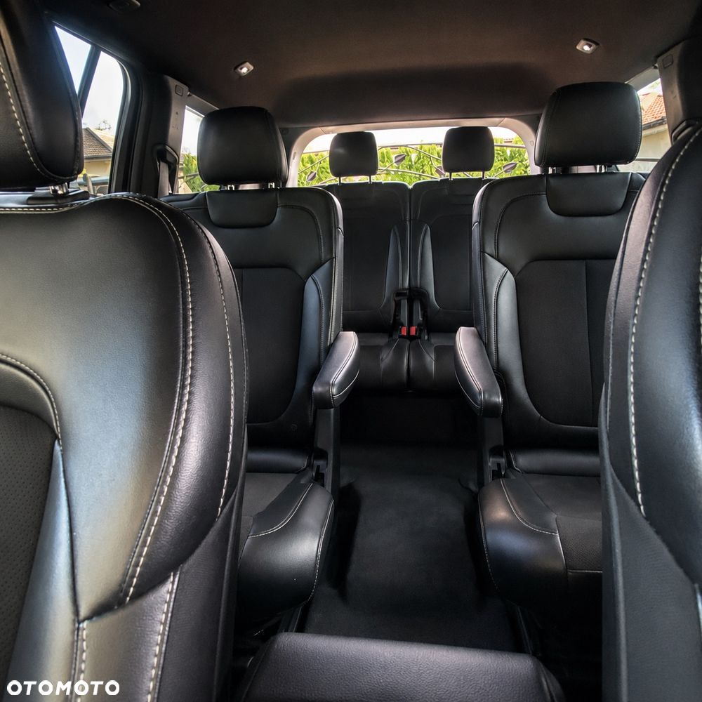 Jeep Grand Cherokee - 22