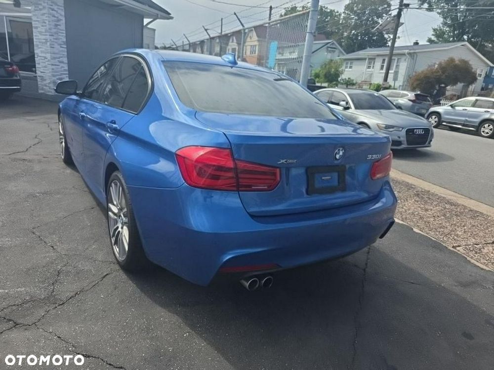 BMW Seria 3 330i xDrive M Sport - 5