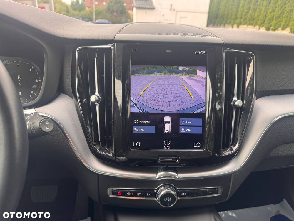 Volvo XC 60 B4 D AWD Geartronic Momentum Pro - 24