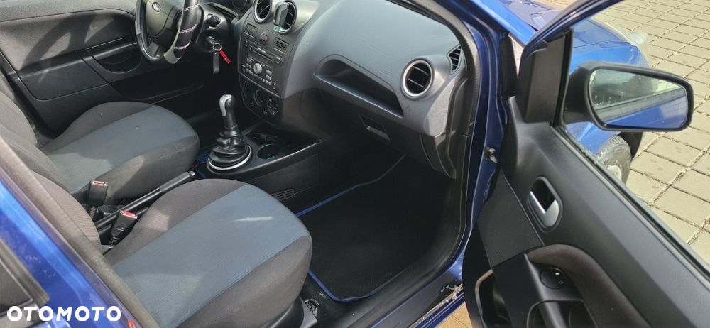 Ford Fiesta - 10