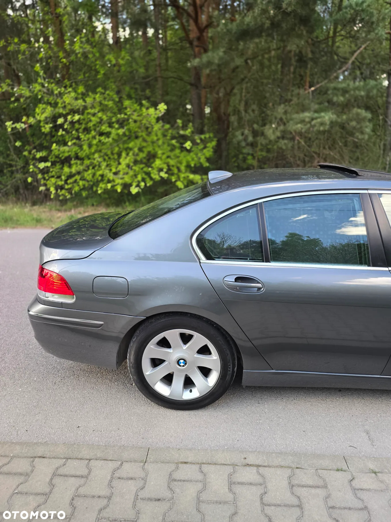 BMW Seria 7 750i - 13
