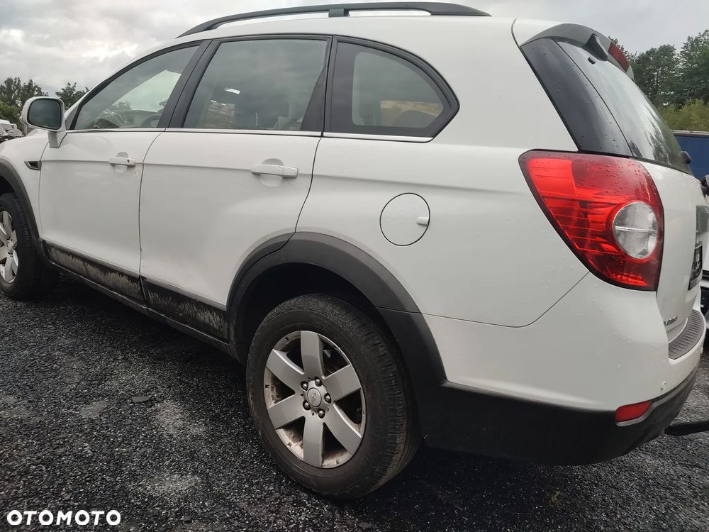 Chevrolet Captiva 2.4 2WD Travel Edition - 6