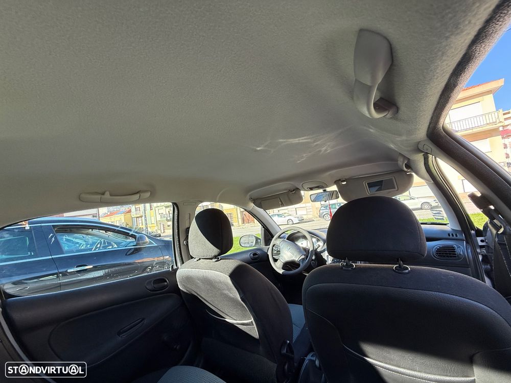 Peugeot 206 1.1 Color Line - 9