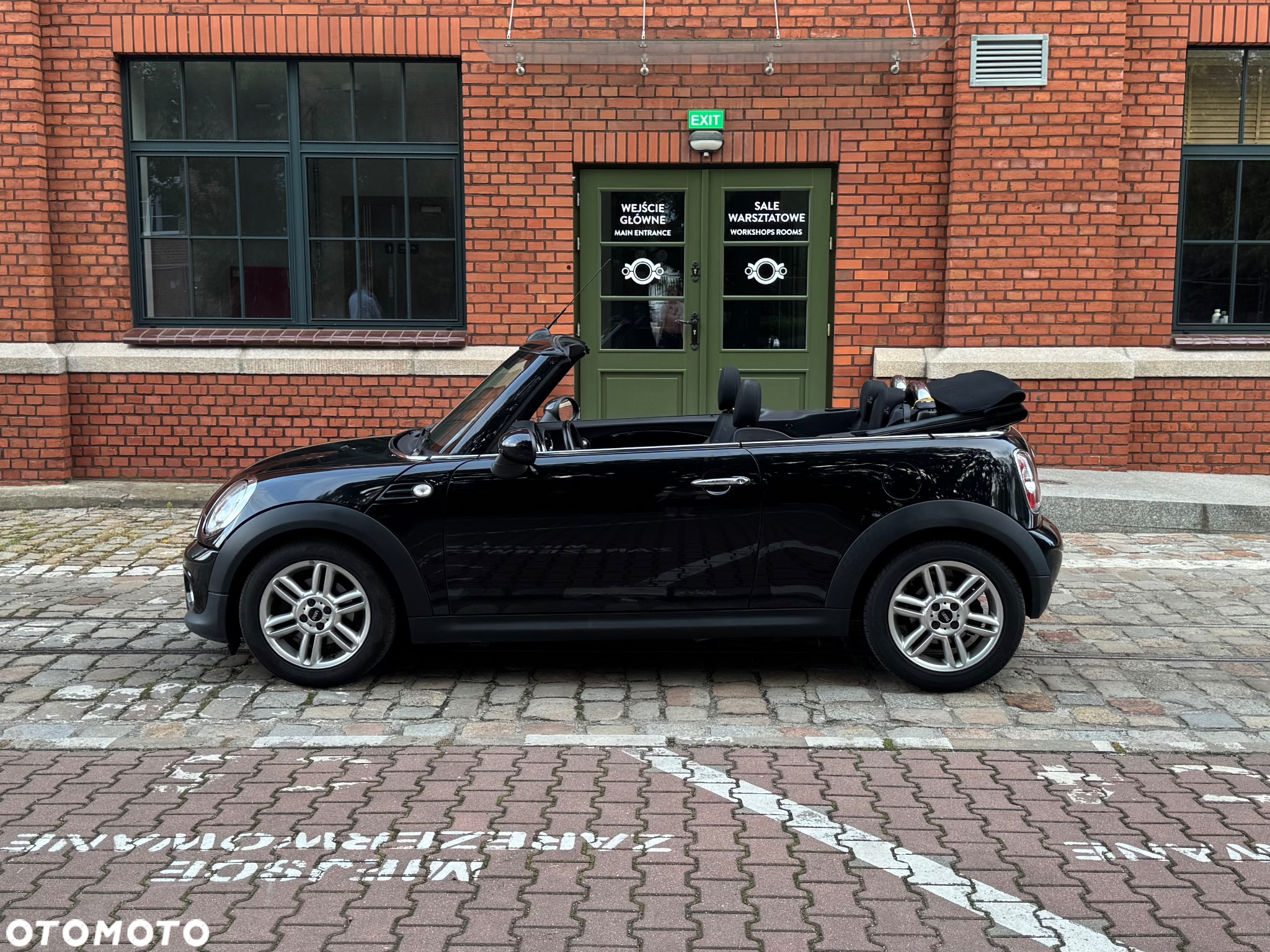 MINI Cooper Cabrio - 12