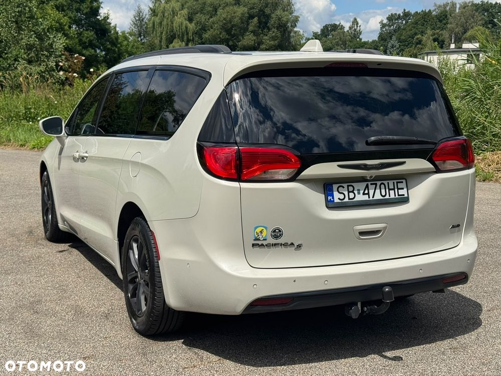 Chrysler Pacifica - 13