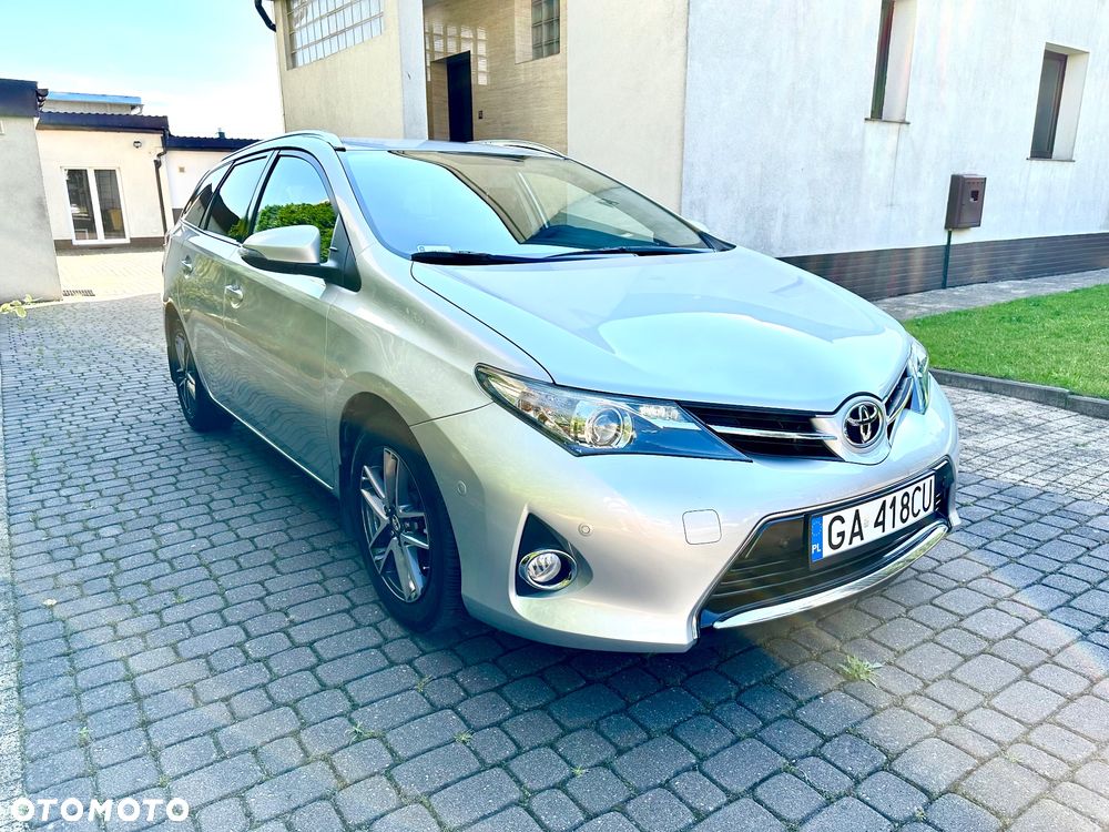Toyota Auris 1.6 Premium - 2