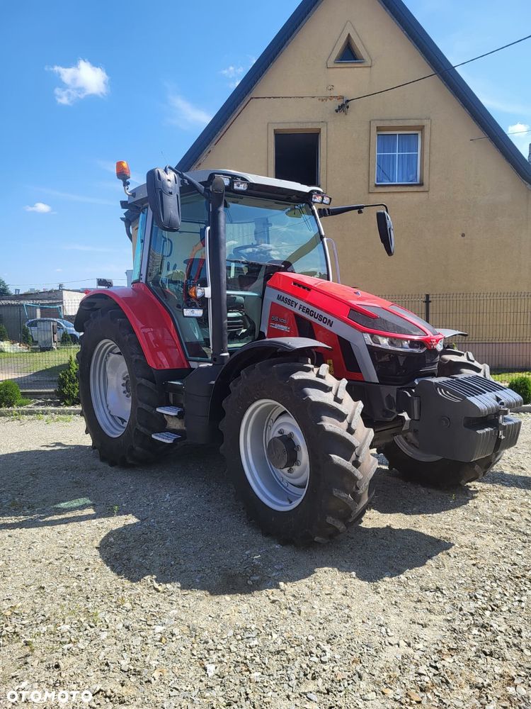 Massey Ferguson 5S.105 Dyna-6 - 4