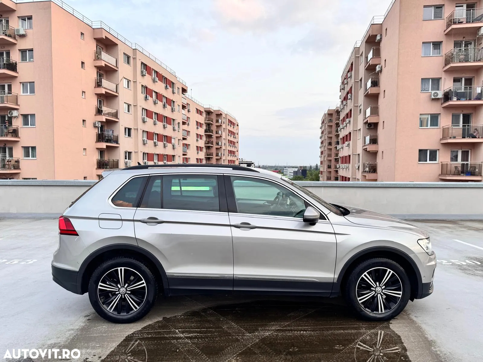 Volkswagen Tiguan 2.0 TDI 4Mot DSG Comfortline - 3