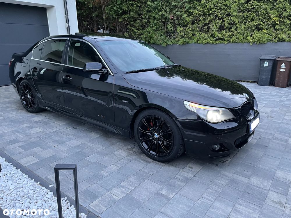 BMW E60 2005 photo 2