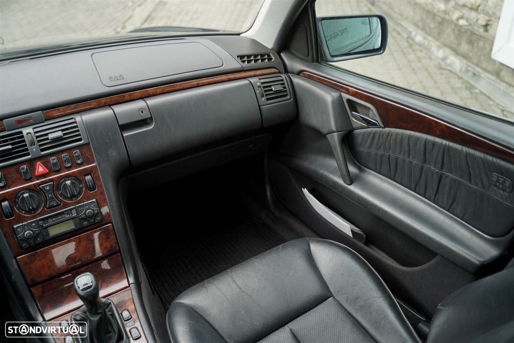 Mercedes-Benz E 220 CDI Classic - 17
