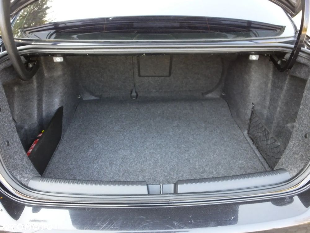 Volkswagen Jetta 1.6 TDI DPF Comfortline - 22