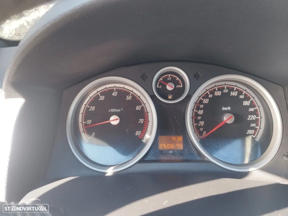 Opel Astra GTC 1.4 - 6