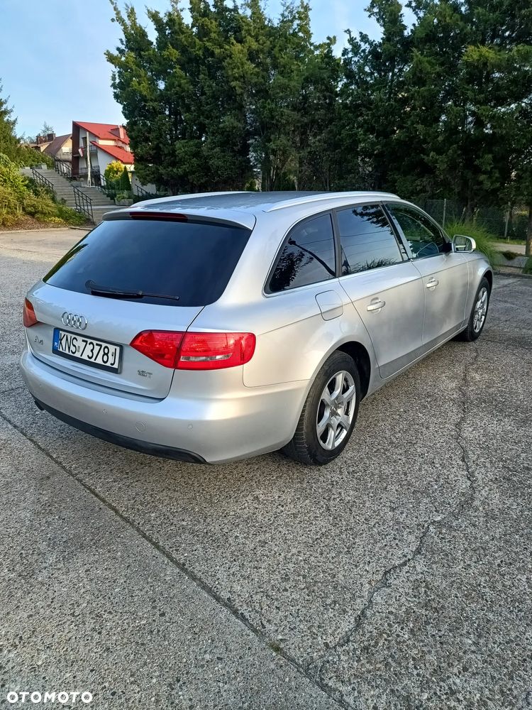 Audi A4 Avant - 4