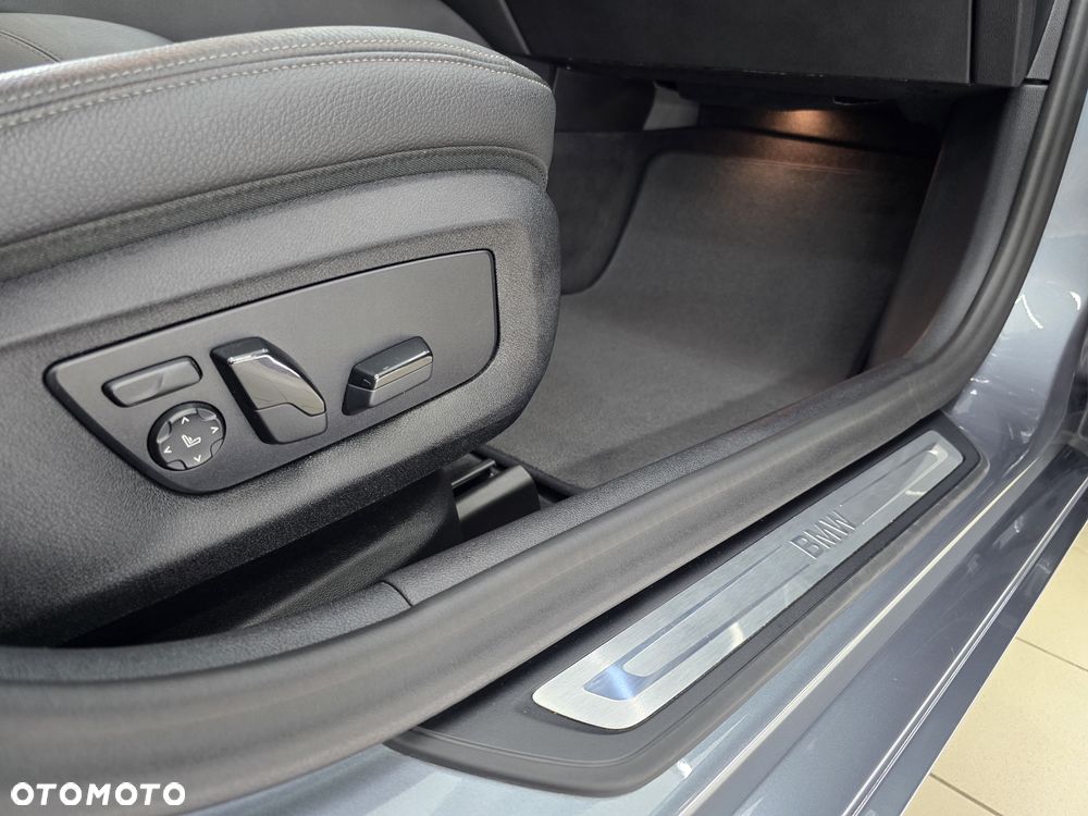 BMW Seria 5 520d xDrive MHEV - 24