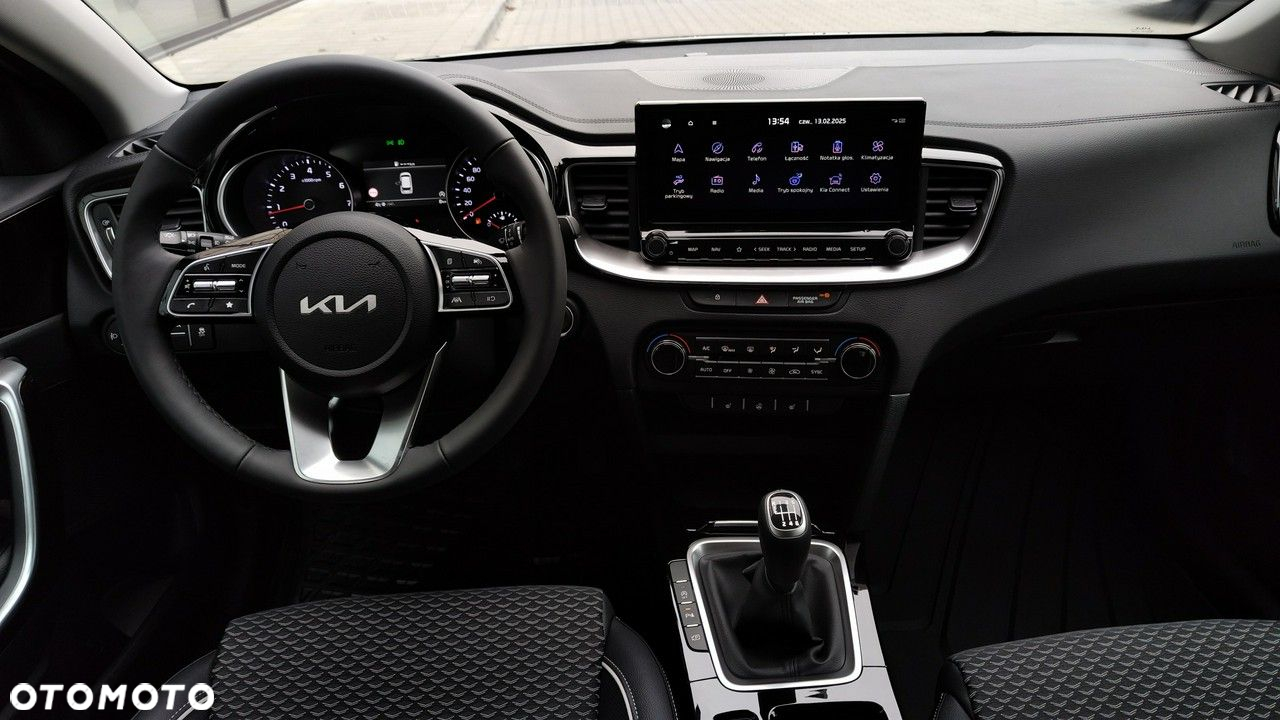 Kia Ceed - 13