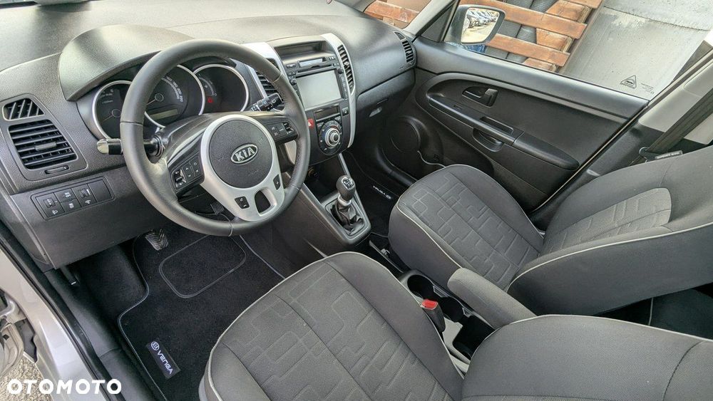 Kia Venga - 12