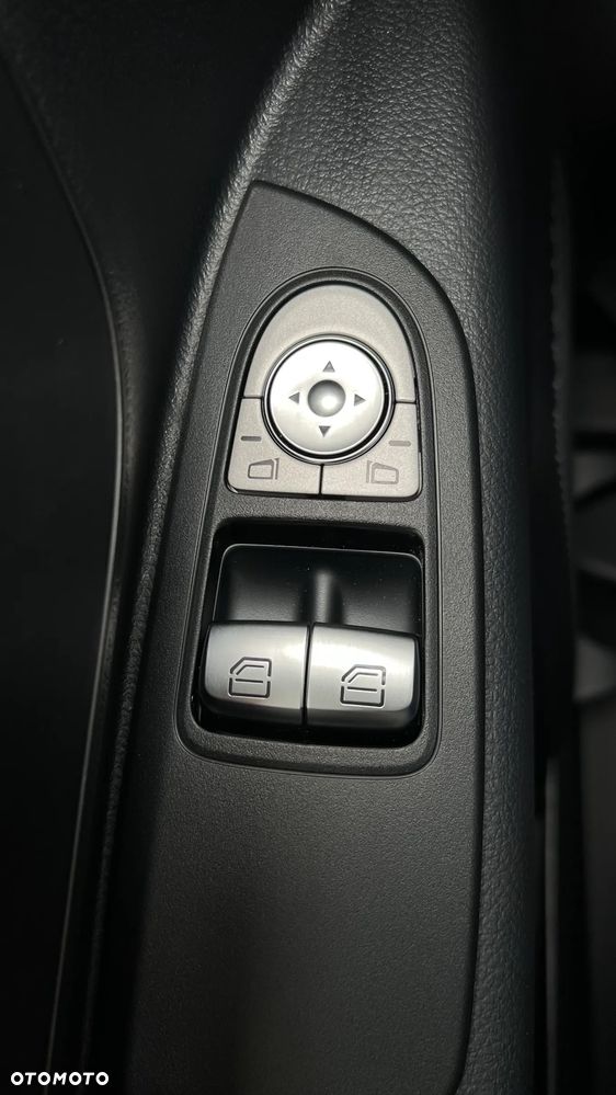 Mercedes-Benz Vito - 32