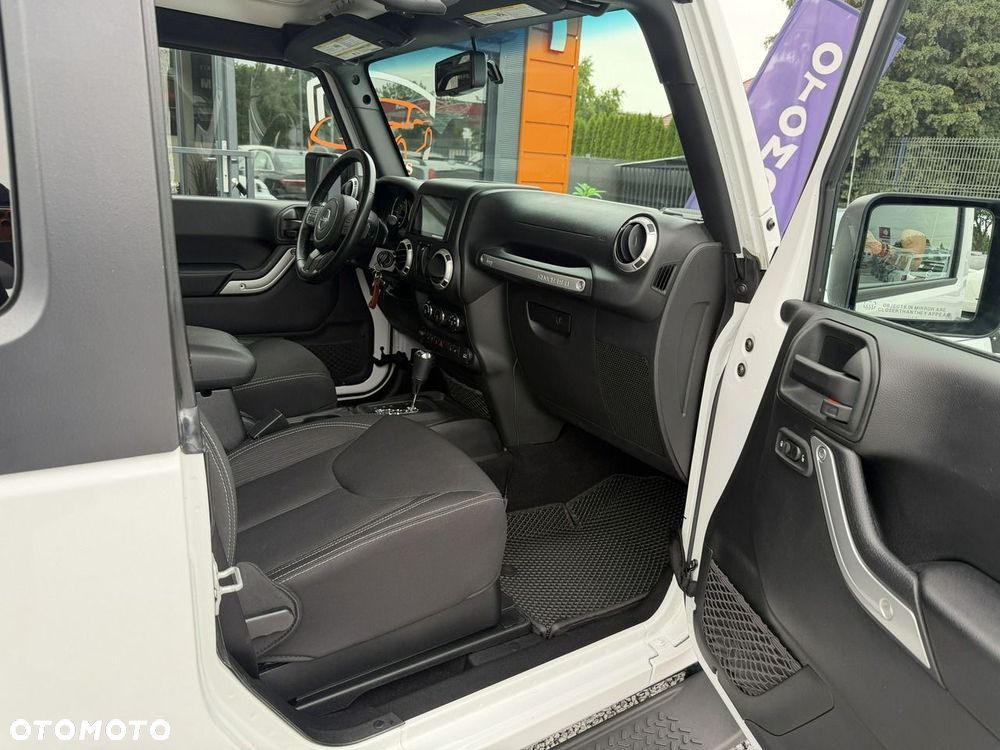 Jeep Wrangler 3.6 Sahara - 25