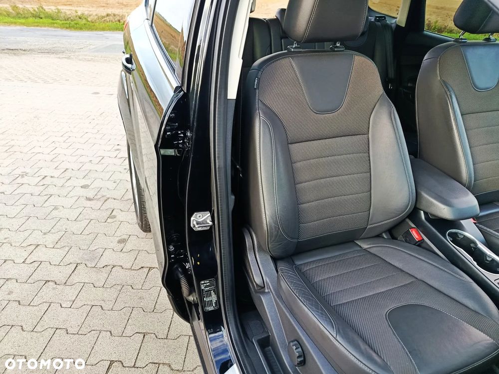 Ford Kuga 2.0 TDCi 4x4 Titanium - 29