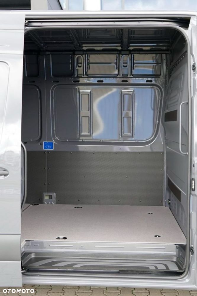 Mercedes-Benz Sprinter - 26