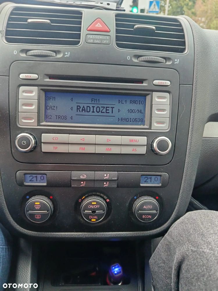 Volkswagen Jetta 2.0 FSI Comfortline - 6