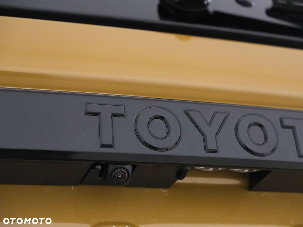 Toyota Land Cruiser - 7