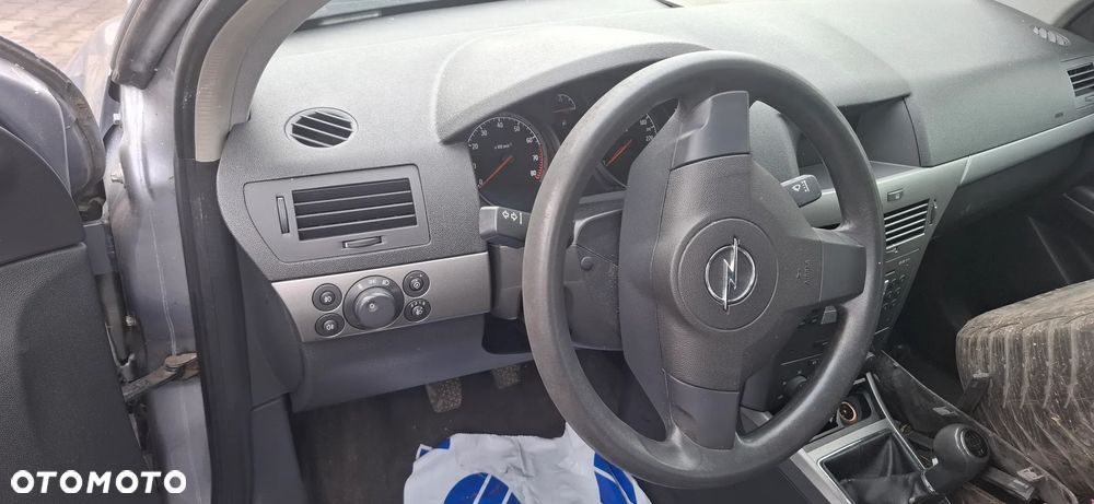 Opel Astra H Hb na części benzyna - 13