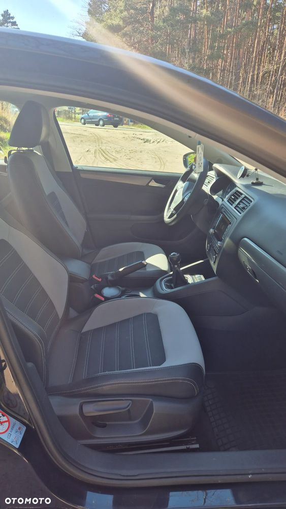 Volkswagen Jetta 1.4 TSI Highline - 12