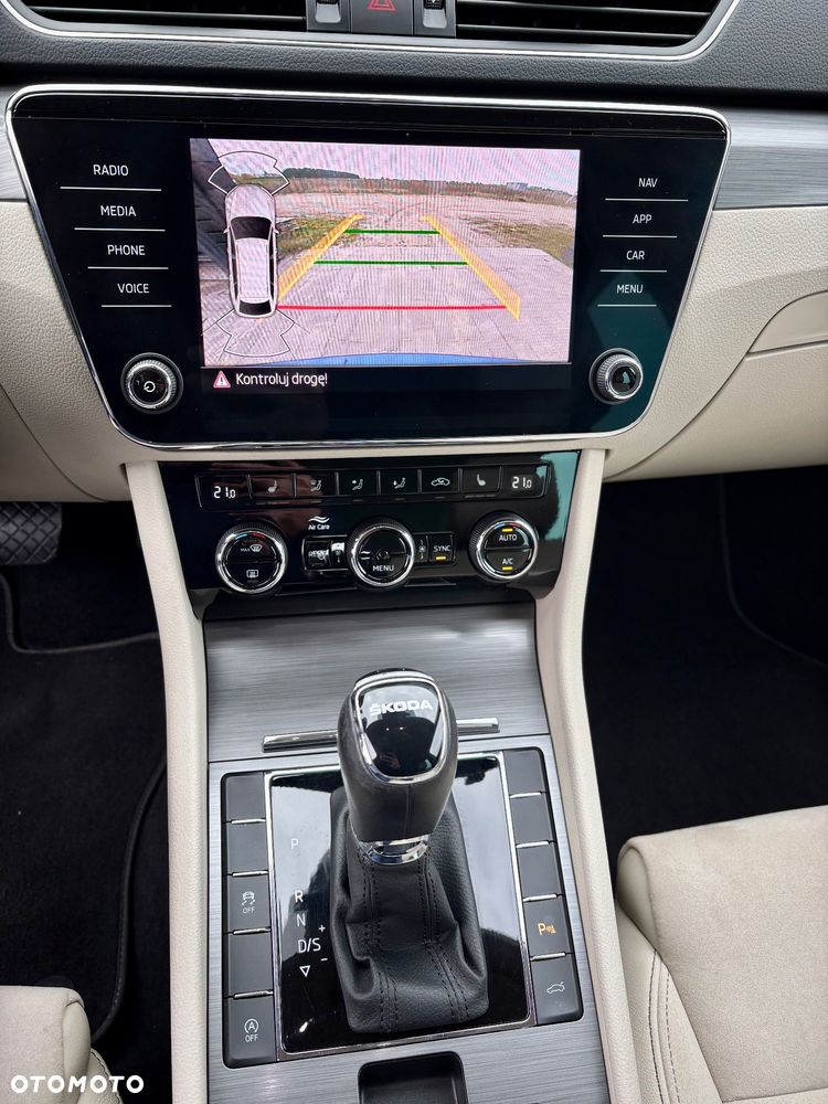 Skoda Superb 2.0 TDI SCR Style DSG - 14