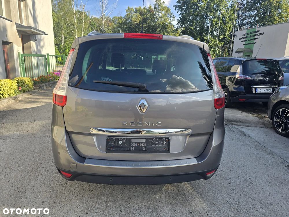 Renault Grand Scenic - 10