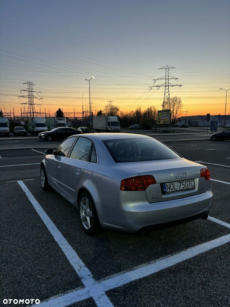 Audi A4 Limousine 2.0T FSI - 2