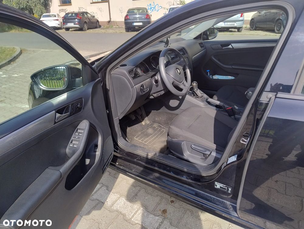 Volkswagen Jetta - 9