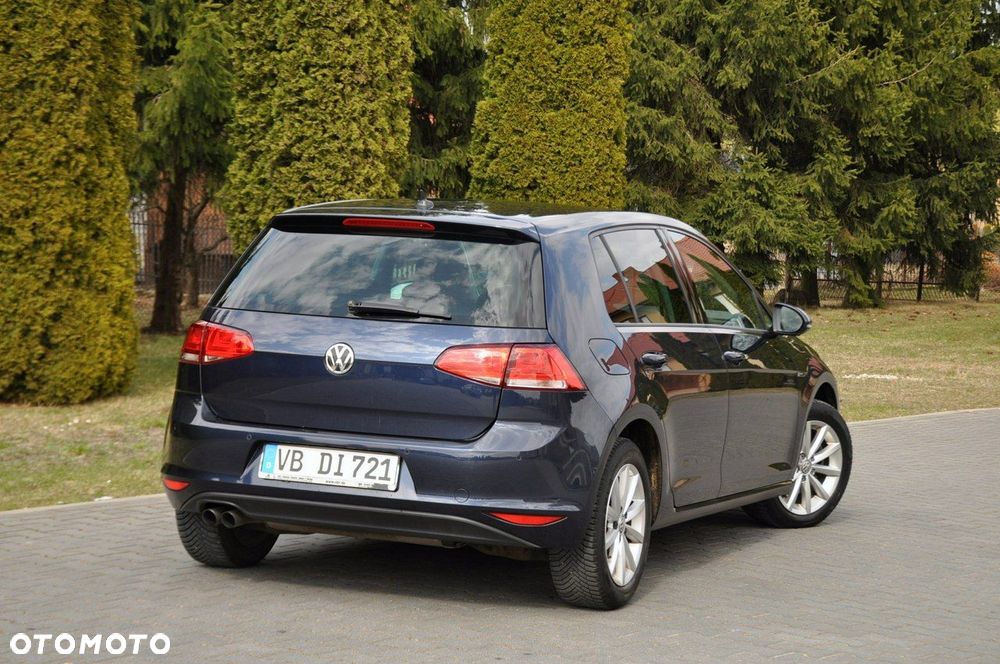 Volkswagen Golf - 6