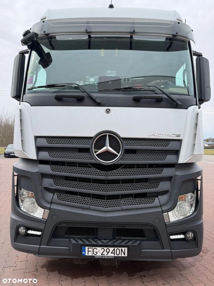 Mercedes-Benz Actros - 3