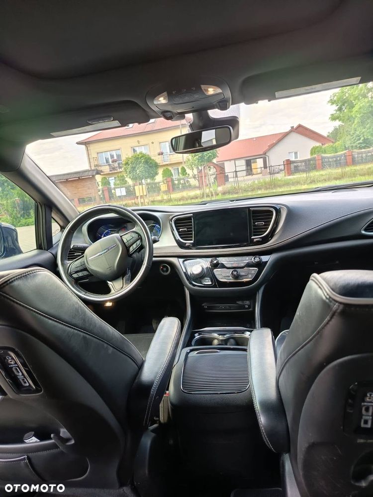Chrysler Pacifica - 5