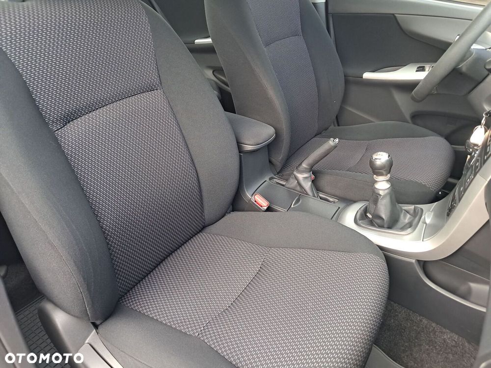 Toyota Corolla 1.6 Premium - 25