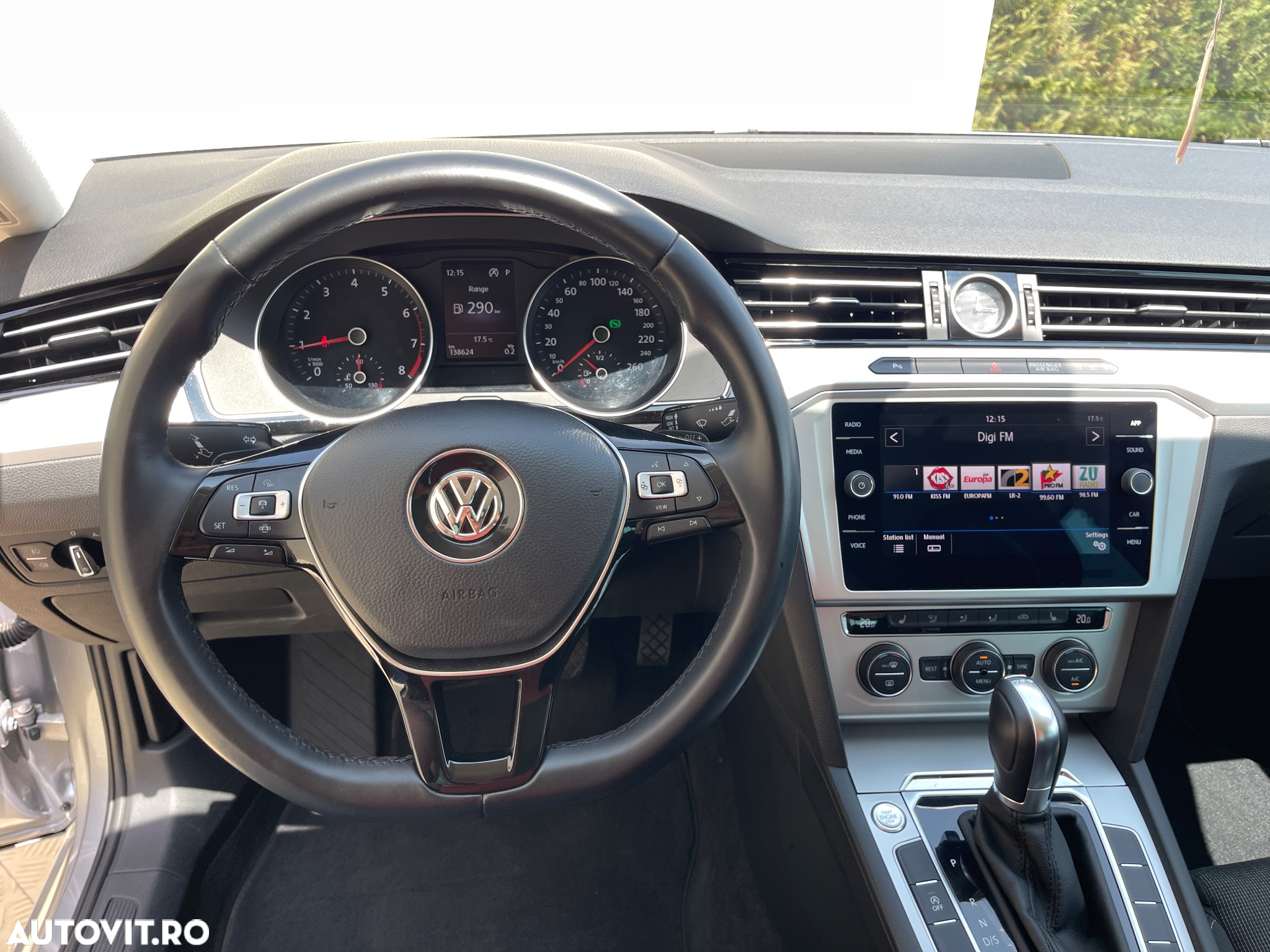 Volkswagen Passat - 34