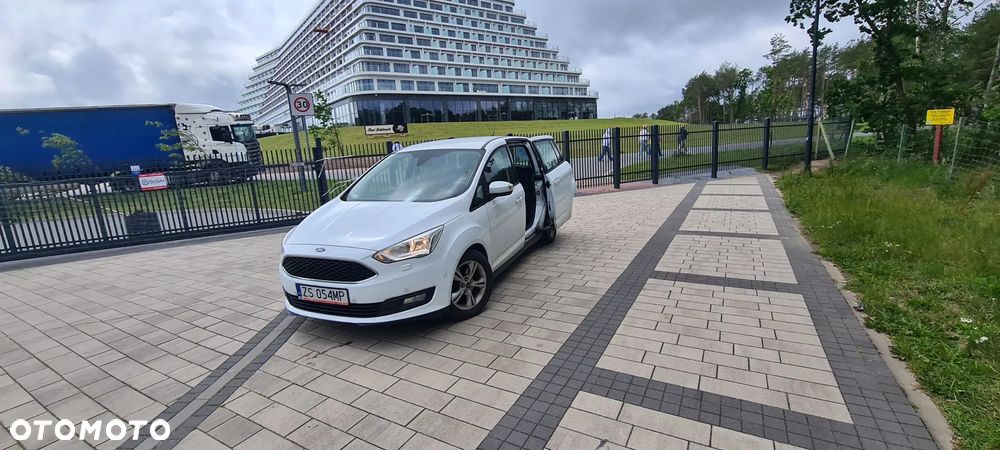 Ford Grand C-MAX - 13