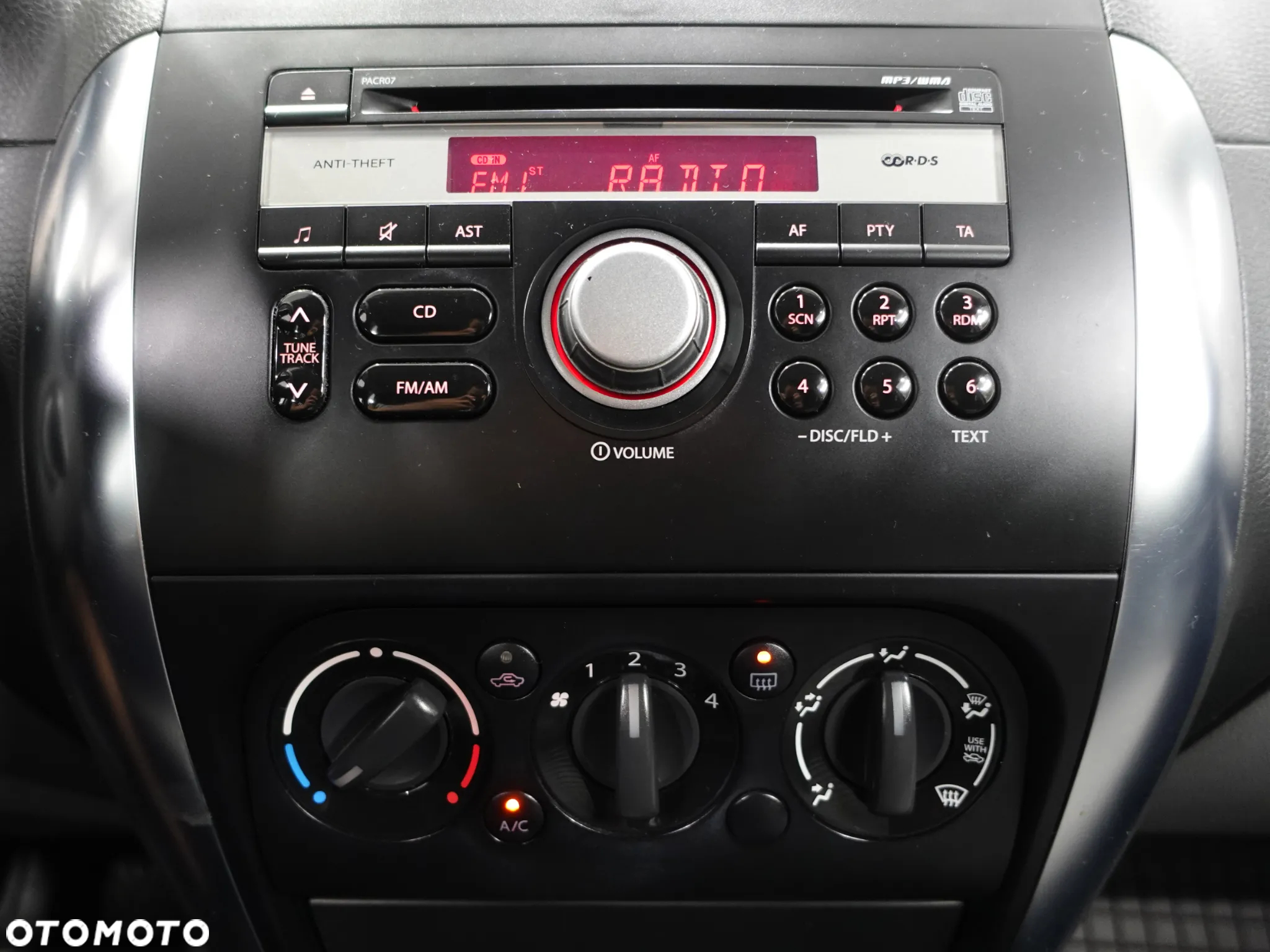 Suzuki SX4 1.6 Comfort 4WD - 31