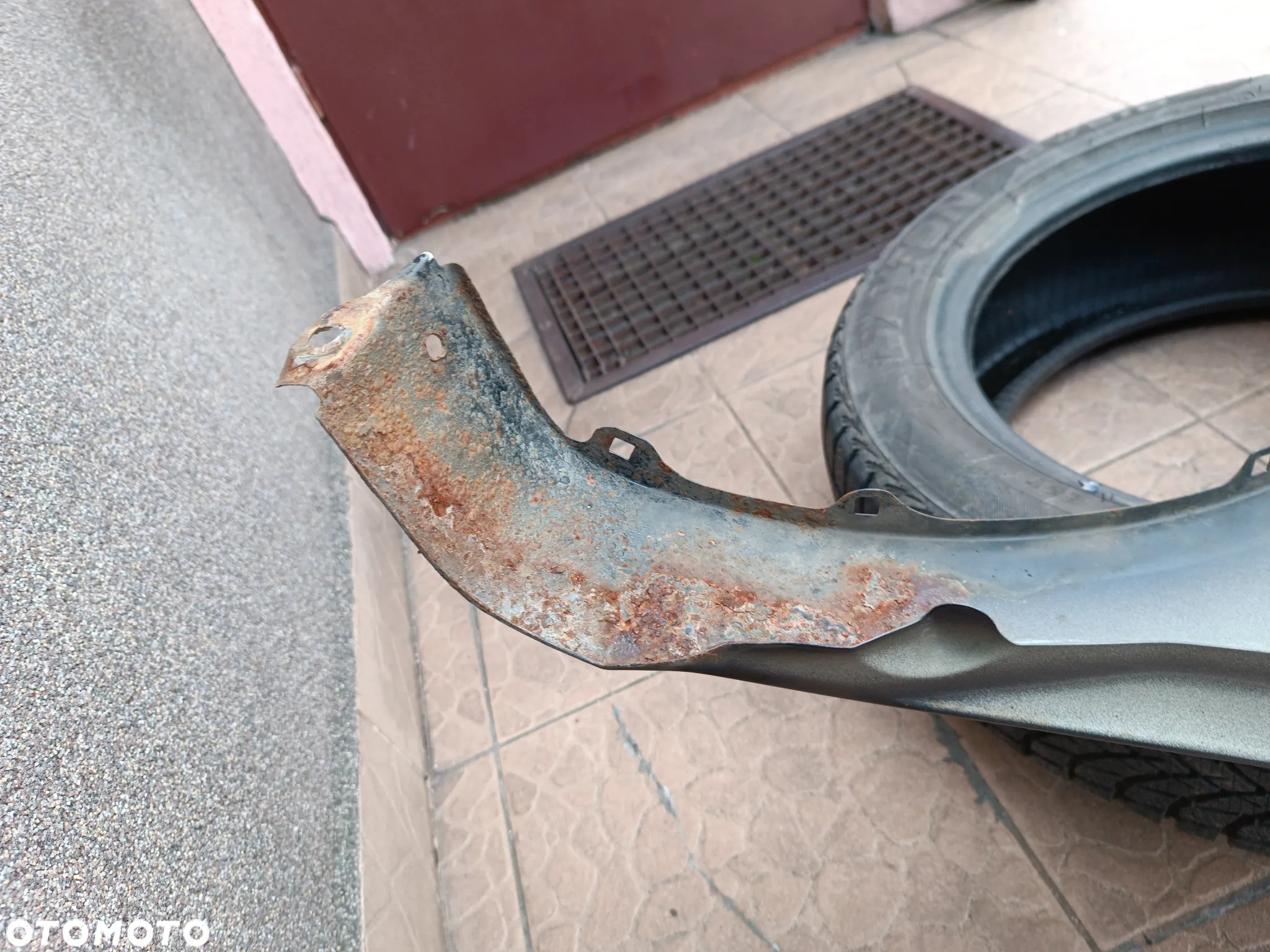 Hyundai Getz FL LIFT (2006-2010) błotnik PRAWY przód przedni Czarny kod lakieru EB - 8