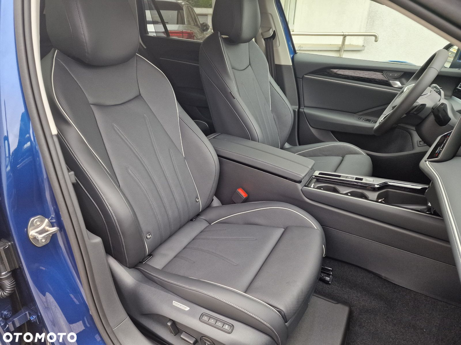 Volkswagen Passat 1.5 TSI EVO Elegance DSG - 17