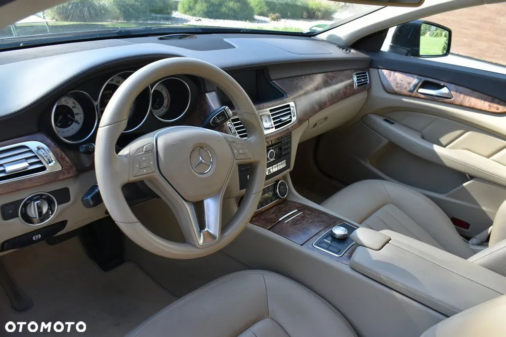 Mercedes-Benz CLS - 10