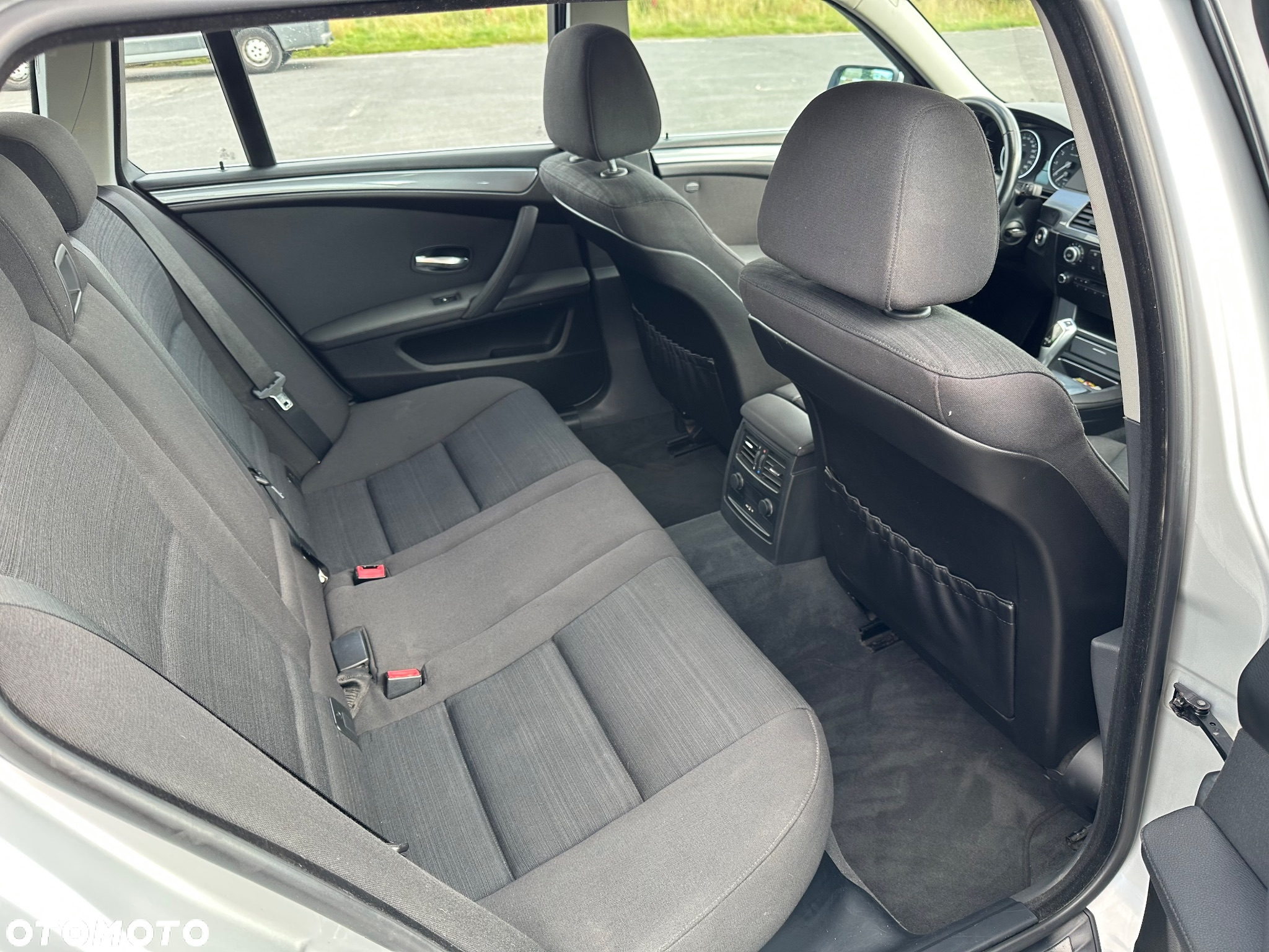 BMW Seria 5 523i Touring - 9