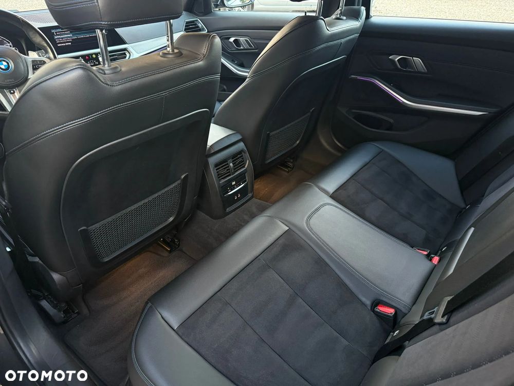 BMW Seria 3 330e PHEV M Sport sport - 13