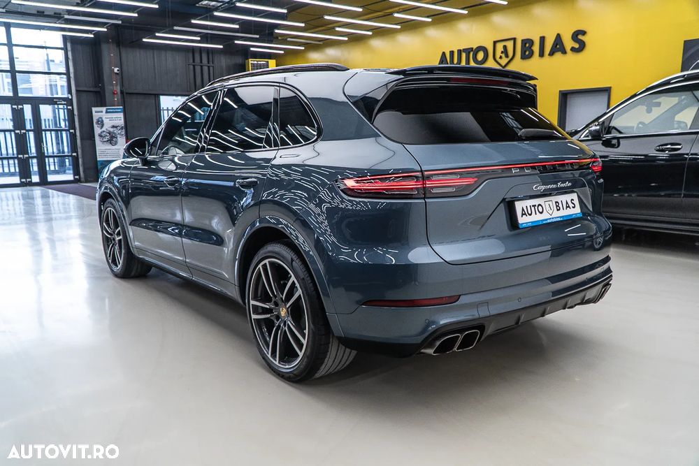Porsche Cayenne Turbo - 6