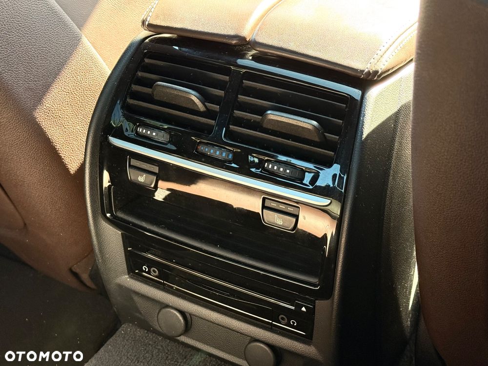 BMW Seria 5 530i Luxury Line - 29