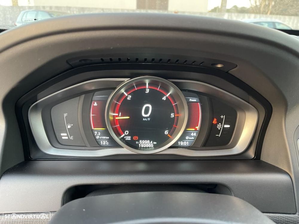 Volvo XC 60 D4 Ocean Race - 23